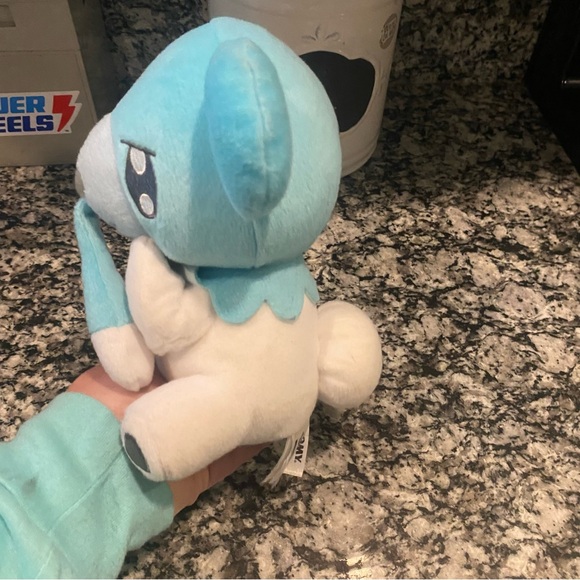 Pokemon Cubchoo TOMY 7” plush - Picture 3 of 8